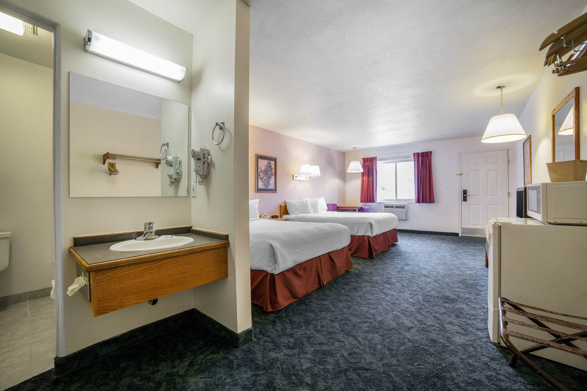 Rodeway Inn Whitehall Camera foto